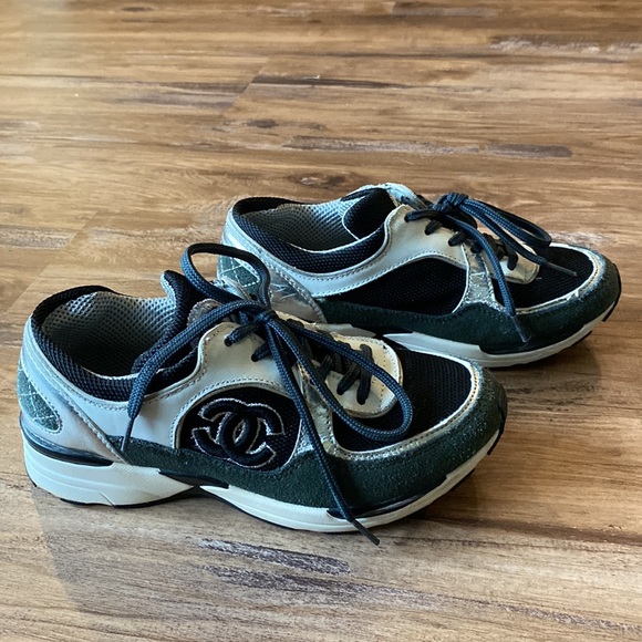 Chanel black and white sneakers women’s US size 6 - Picture 2 of 6